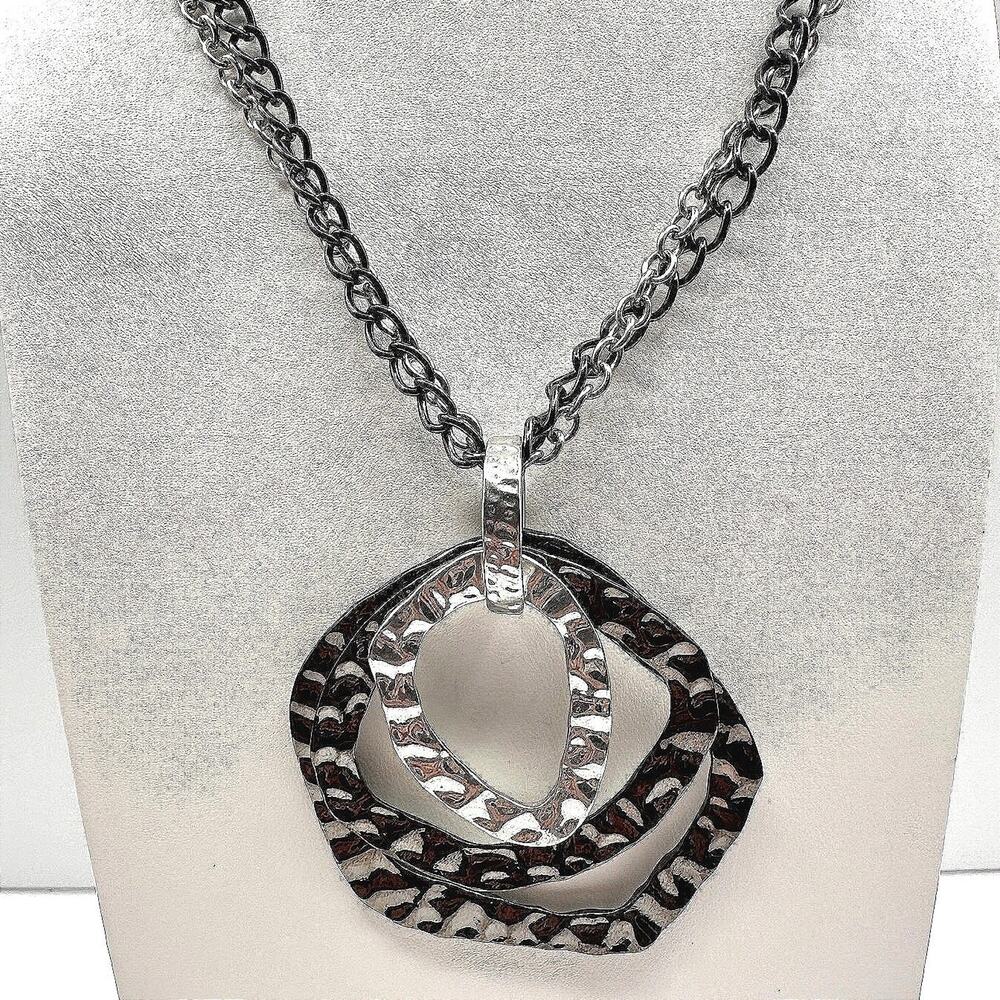 Vintage 90s Silver Tone Hammered Multi Ring Pendant Necklace Double Link Chain